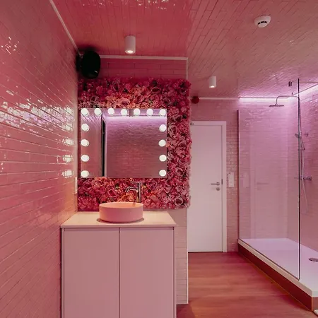 De Luxe Avec Wellness Villa *