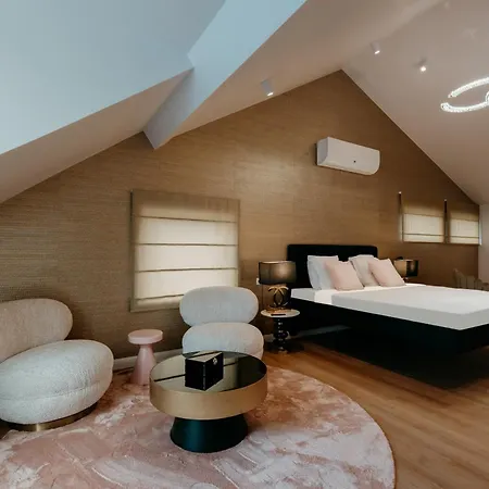 De Luxe Avec Wellness Villa