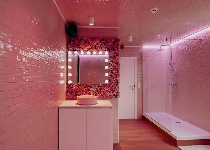 De Luxe Avec Wellness Villa *